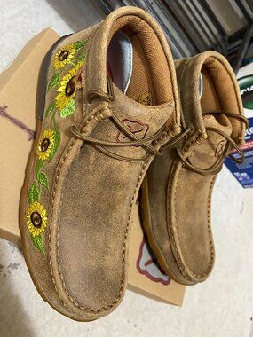 LADIES TWISTED BOOTS: Style WDM0128 Bomber/Sunflower Driving Moccasin